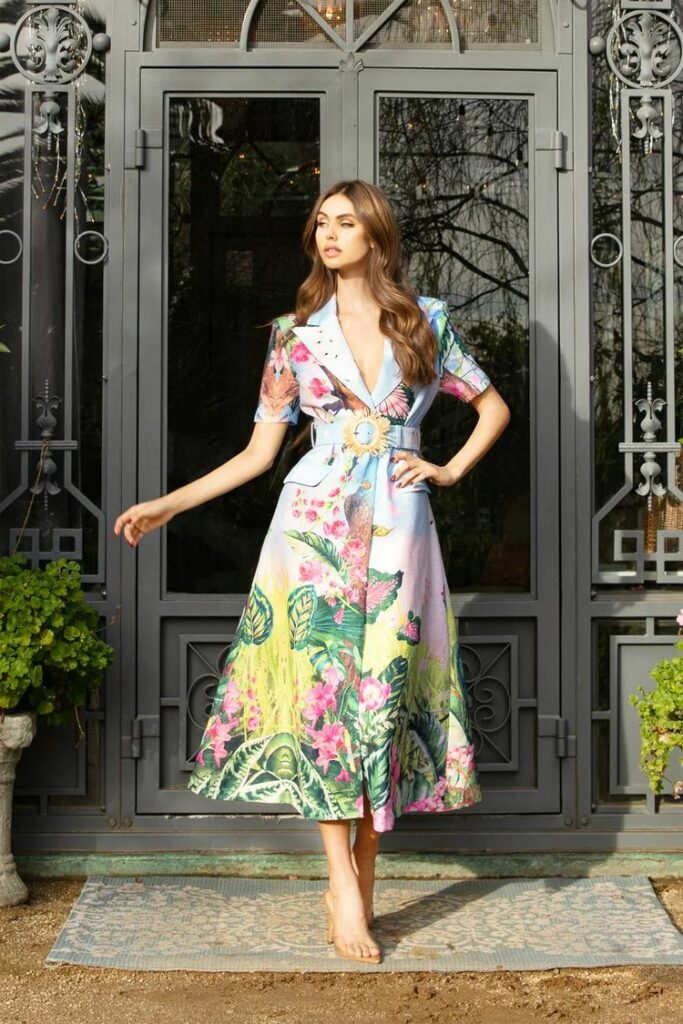 Midi circular estampado print de manga corta con cuello v y