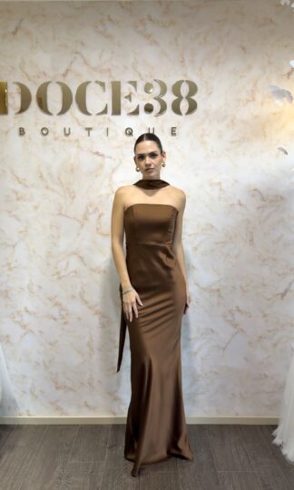 Strapless satin con estola