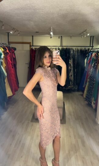 Encaje midi cuello alto