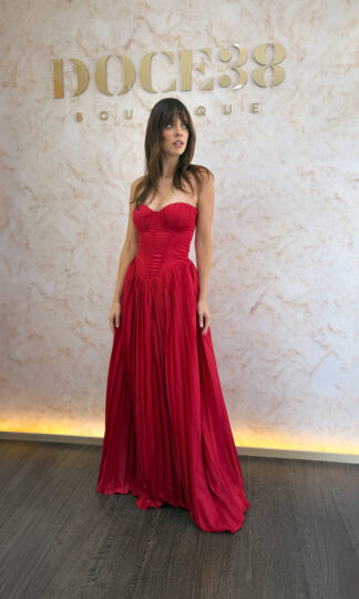 Strapless satín plisado con corset