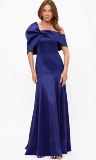 Off shoulder moño linea A