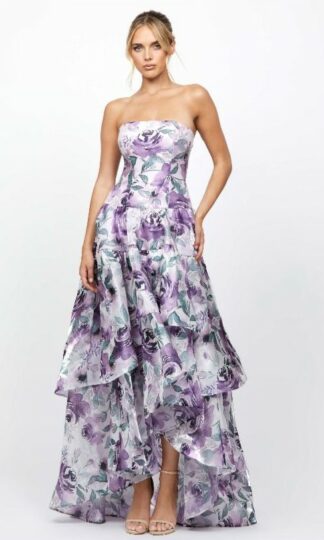 Strapless de organza brillante con capas