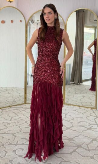 Lentejuela cuello con escarolas de mesh