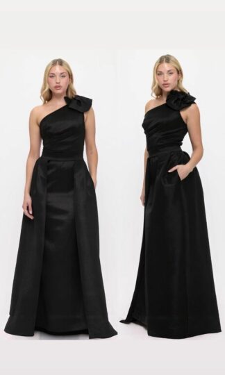 Un hombro detalle flor con cauda desmontable