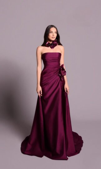 Strapless drapeado detalle en cintura y choker