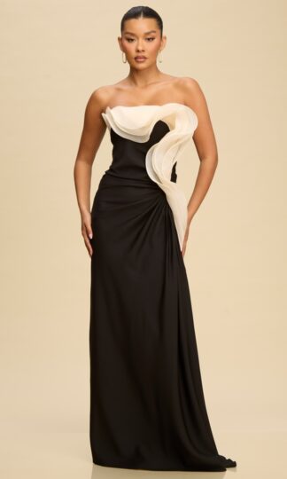 Strapless detalle organza drapeado costado