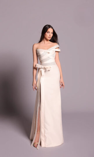 Asimétrico corte recto moño pierna abierta