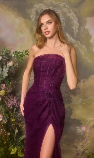 Strapless con detalle 3D y varilla